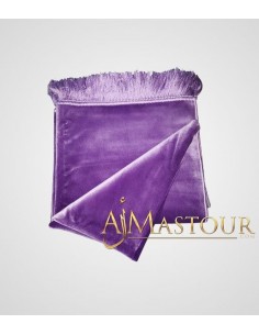 Hoher lila Gebetsteppich