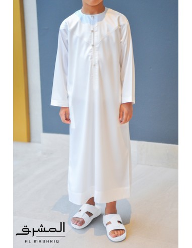 Satijnwitte Emirati kinder Qamis