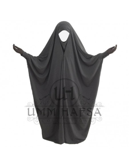 Saoedische jilbab met grijze clips - Umm Hafsa