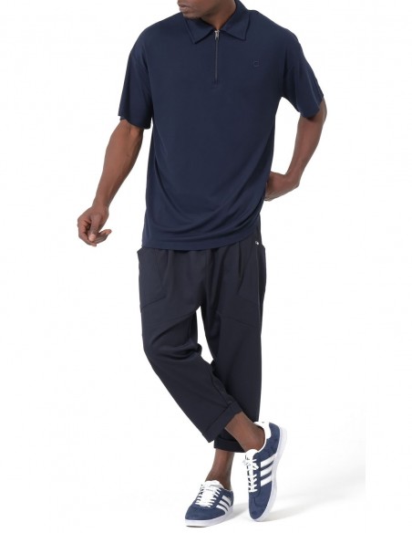 Sarouel Design bleu nuit Qaba’il homme coupe ample mastour porté de face