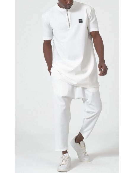 Ensemble Qamis Court Silent blanc pour homme, avec haut long zippé et pantalon assorti au style mastour moderne.
